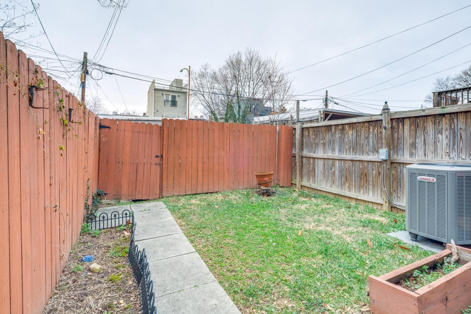 Apartment Walkable Location Modern Dc With Yard Access! Washington